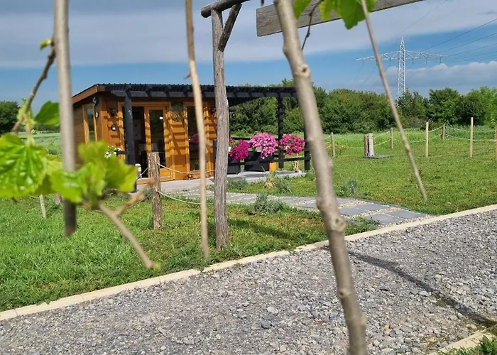 Дом отдыха Natura *